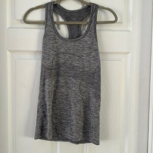 LuluLemon logo top